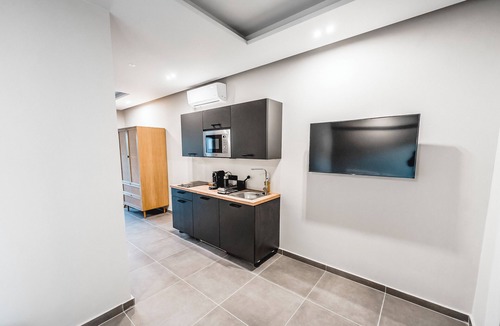 Marathias Apartment | Apartment 'Nima 3' with Shared Terrace, Wi-Fi and Air Conditioning