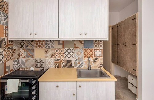 Kefalos Apartment | Apartment 'No 3' with Sea View, Wi-Fi and Air Conditioning
