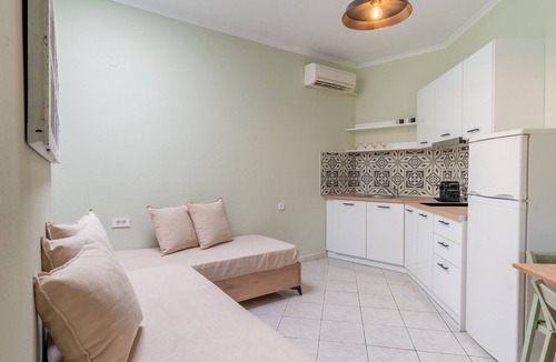 Sivota Apartment | Apartment 'Old Manor Cottage House 5' with Wi-Fi and Air Conditioning