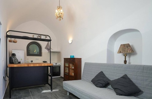 Emporio Apartment | Apartment 'One-Bedroom' with Wi-Fi and Air Conditioning