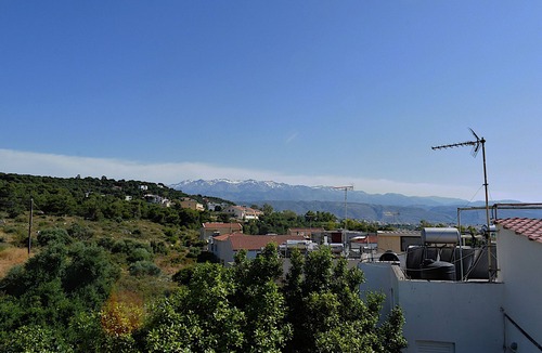 Chania Apartment | Apartment overlooking the city of Chania and the sea