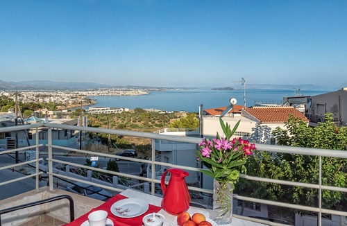 Chania Apartment | Apartment overlooking the city of Chania and the sea