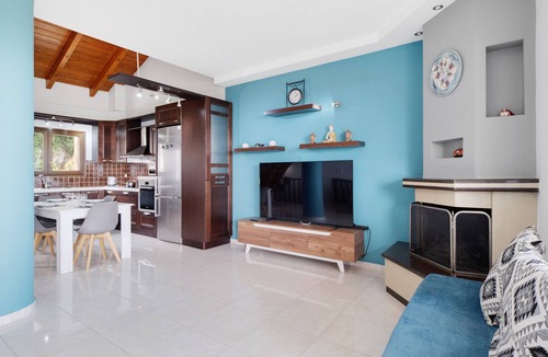 Frinion Apartment | Apartment 'Remvi House 1' with Sea View, Wi-Fi and Air Conditioning