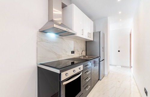 Corfu Town Apartment | Apartment 'Rozario 2' with Wi-Fi and Air Conditioning