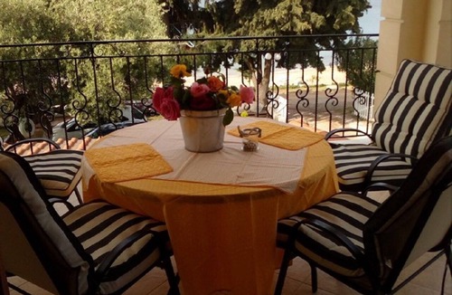 Nikita Apartment | Apartment "Santa Barbara" for 4 people directly on the beach of Nikiti