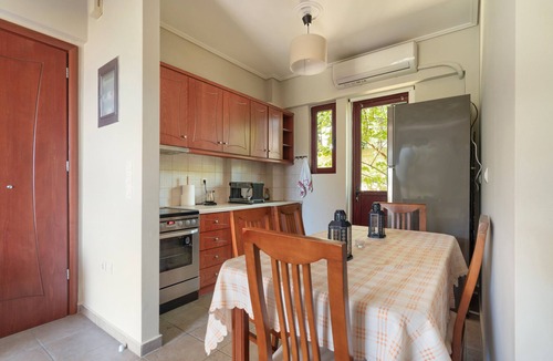 Nikiana Apartment | Apartment 'Sofia' with Sea View, Wi-Fi and Air Conditioning