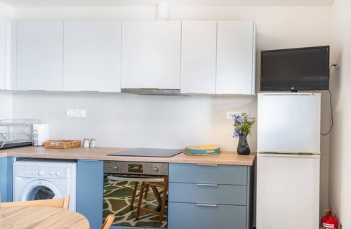 Galissas Apartment | Apartment 'Stella's Studio' with Shared Terrace, Wi-Fi and Air Conditioning