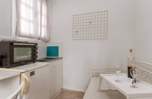Steniai Apartment | Apartment 'Stenies Little Nook' with Mountain View, Wi-Fi and Air Conditioning
