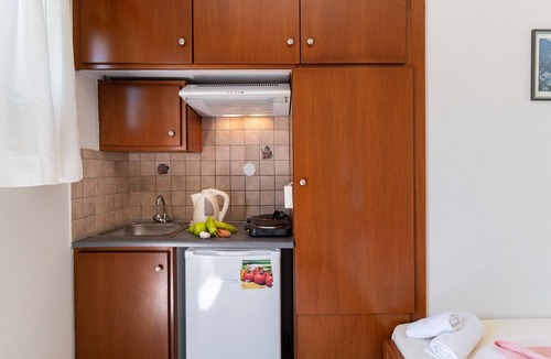 Nikiana Apartment | Apartment-Studio "Nikiana Club - Studio 3" with Sea View, Shared Pool & Wi-Fi