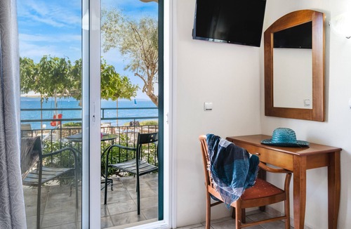 Nikiana Apartment | Apartment-Studio "Nikiana Club - Studio 2" with Sea View, Shared Pool & Wi-Fi