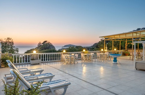 Panormos Apartment | Apartment 'Two-Bedroom No 3' with Sea View, Wi-Fi and Air Conditioning
