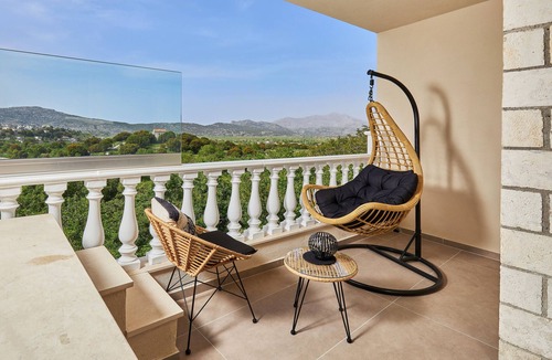 Plati Apartment | Apartment 'Villa 2' with Mountain View, Balcony and Wi-Fi