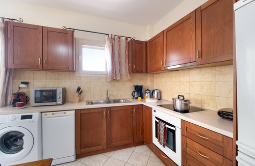 Nikiana Apartment | Apartment 'Villa Aeropi' with Sea View, Wi-Fi and Air Conditioning