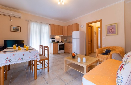 Drimonas Apartment | Apartment "Villa Votistis A2" with Mountain View, Garden & Wi-Fi