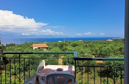 Kompi Apartment | Apartment with great sea view and tavern on the doorstep