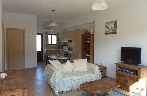 Almyrida Apartment | Apartment with shared pool only 400 meters from the beach