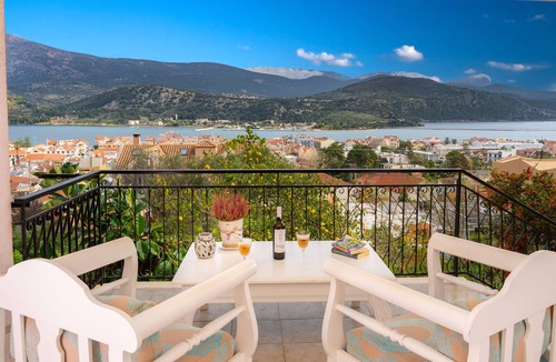Argostoli Town Apartment | APHRODITE SUPERB SEA VIEW APARTMENT IN ARGOSTOLI