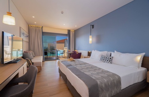 Xi Hotel | Apollonion Asterias Resort and Spa