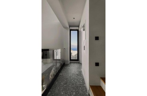 Aperio House | Aposperia Memorable Living-2br