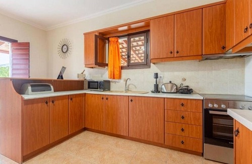 Zakynthos Villa | Appealing Family Villa, A/C, Private Pool & Garden - Quiet Area 10mins from Zakynthos Town & Tsilivi
