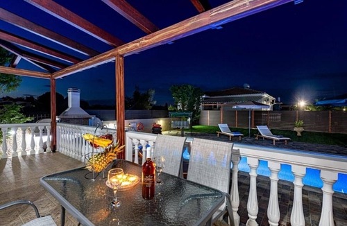 Zakynthos Villa | Appealing Family Villa, A/C, Private Pool & Garden - Quiet Area 10mins from Zakynthos Town & Tsilivi