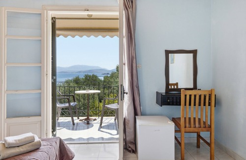 Apraos Apartment | Apraos Bay Hotel Room 4 Studio with Sea View, Wi-Fi and Air Conditioning