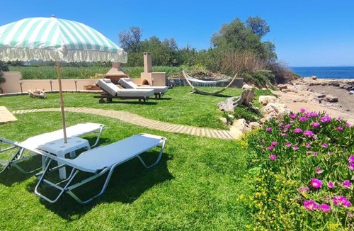 Pigianos Kampos Apartment | Aqua Luna Bay - Romantic Beachfront Suite & Garden