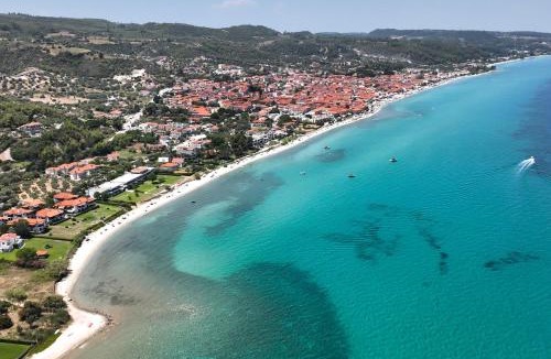 Polichrono Apartment | Araliki Suites