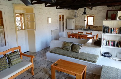 Hydra House | Arbeli House for idyllic sun & sea holidays in Mandraki Bay, Hydra