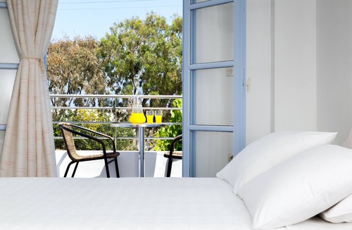 Kamari Hotel | Areti Hotel