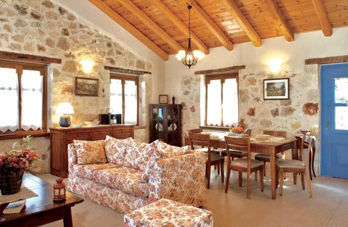Antipata Villa | Arion