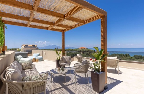 Neromilos Apartment | Ark Luxury Suite with Hot tub and Sea Views