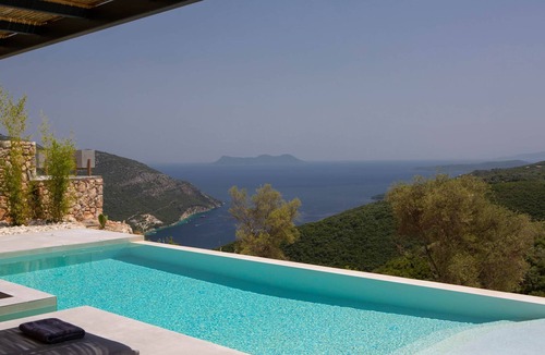 Fternon Villa | Armante Supreme Villas-Villa Ismini
