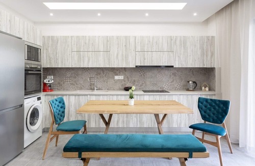 Nea Smirni Apartment | Artemis Suite - Spacious 2-BDRM apartment, central & safe!
