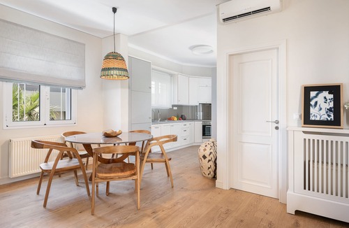 Kato Galatas Apartment | Artistic 2 Bedroom apt in front of the sea