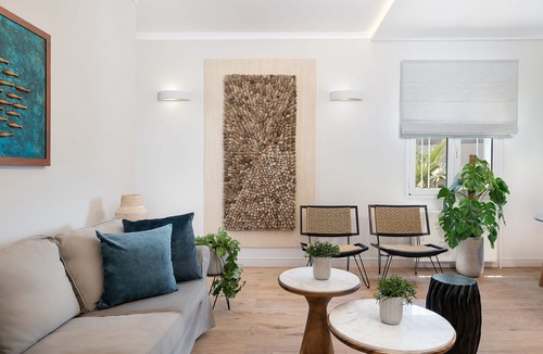 Kato Galatas Apartment | Artistic 2 Bedroom apt in front of the sea