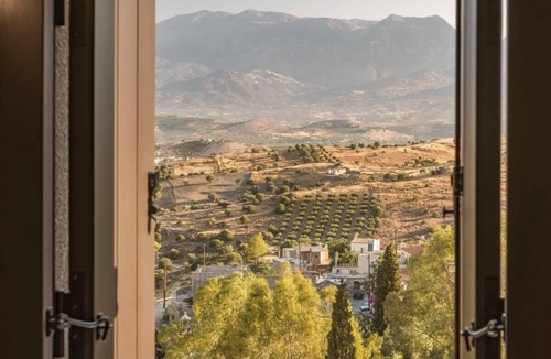 Faistos Villa | Askianos I Lux Oasis, Blend of Serenity & Elegance