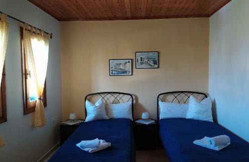 Ammoudia Apartment | Aspri Villa