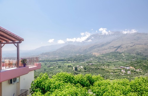 Exopoli Apartment | ☀️ Astrostudio 3 Chania ☀️ Sea and mountain view, Georgioupoli, Crete