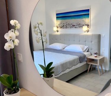 Skiathos Town Hotel | ATHANASIA APARTMENTS