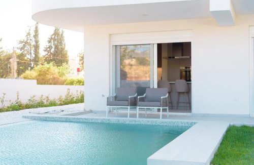 Elliniko Apartment | Athenean Private Pool Haven
