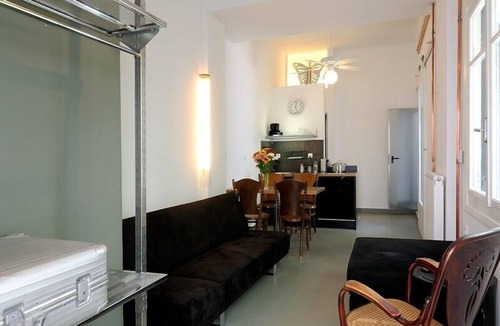 Pangrati Apartment | Athens Green Apartment with Garden and Balcony