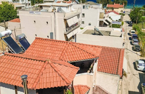 Nees Pagases House | Attic Suite in Alykes