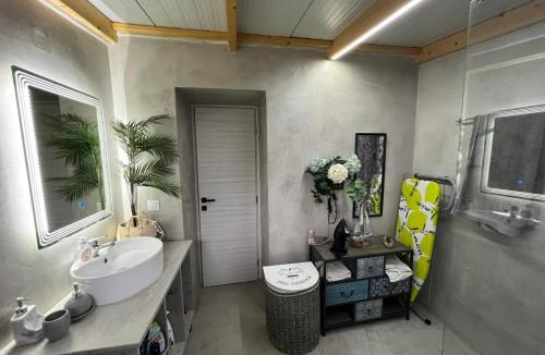Loutsa House | Attic View