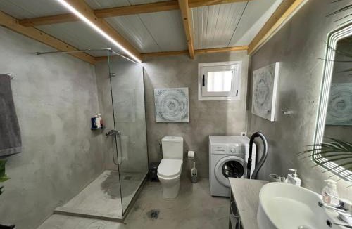 Loutsa House | Attic View