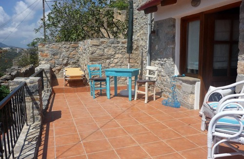 Kounelion House | Attractive renovated stone house with stunning countryside views