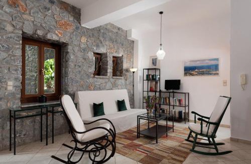 Prines Apartment | Aura Traditional Apartment
