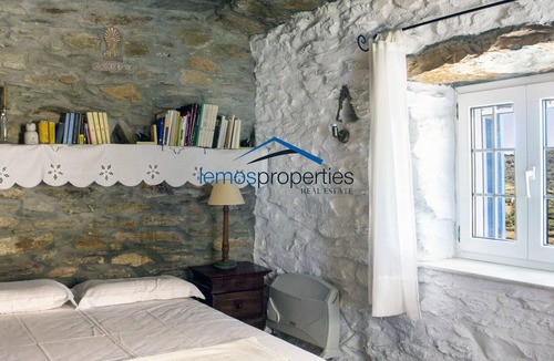 Ioulida House | Authentic stone farmhouse with a sea view set on a large plot of land