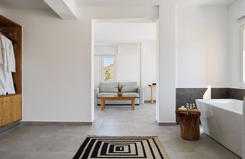 Chora Folegandros Hotel | AVATON Folegandros