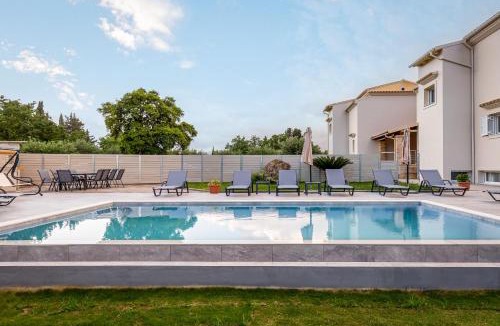 Limni House | Avgi Villa - Avra House With Shared Pool By Filoxenia Villas